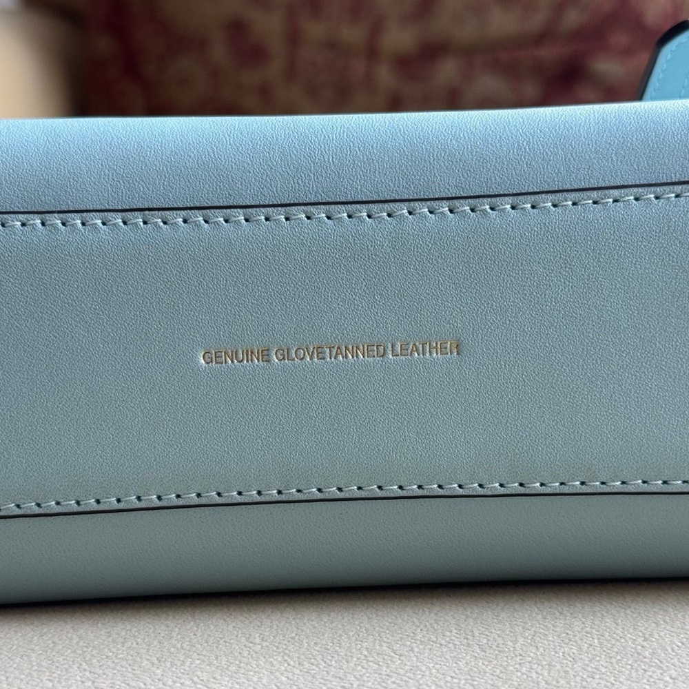 Coach Swing Zip 20 Light Blue in new condition - Picture 7 of 7